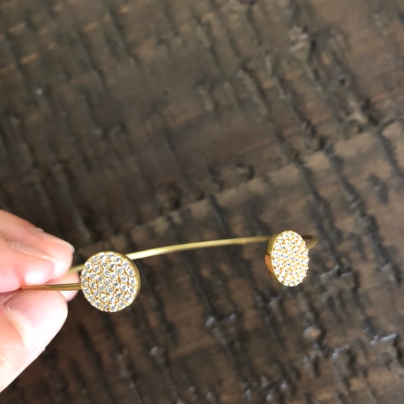 Jewelry - Beautiful Gold Bracelet with encrusted Diamonds